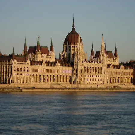 Andrew's * Budapest