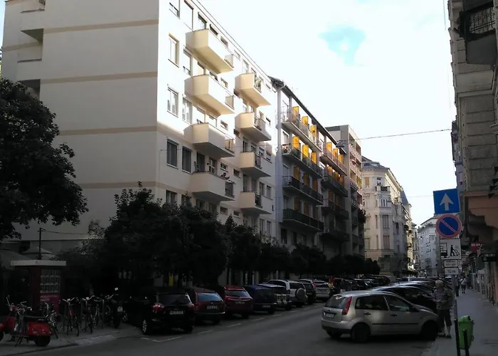 Andrew's * Budapest